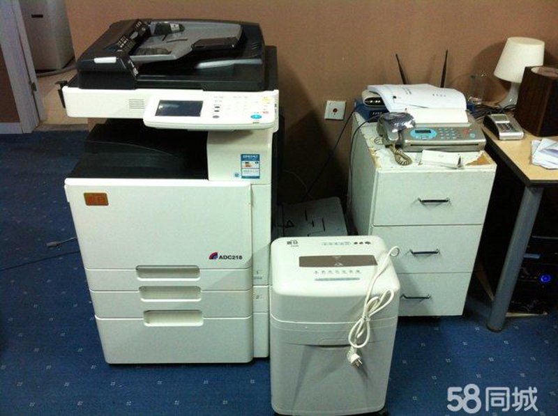 在上海博贯有限公司，我们专注于文化用品、办公设备及礼品定制。在日常经营中，经常会有人询问：文具零售到底属于哪个行业？今天我们就来聊聊这个话题。